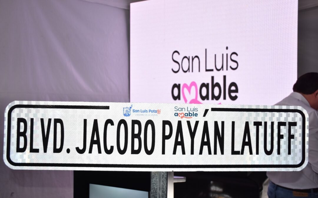Nombran calle y develan estatua de Jacobo Payan Latuff, en el estadio de fútbol.