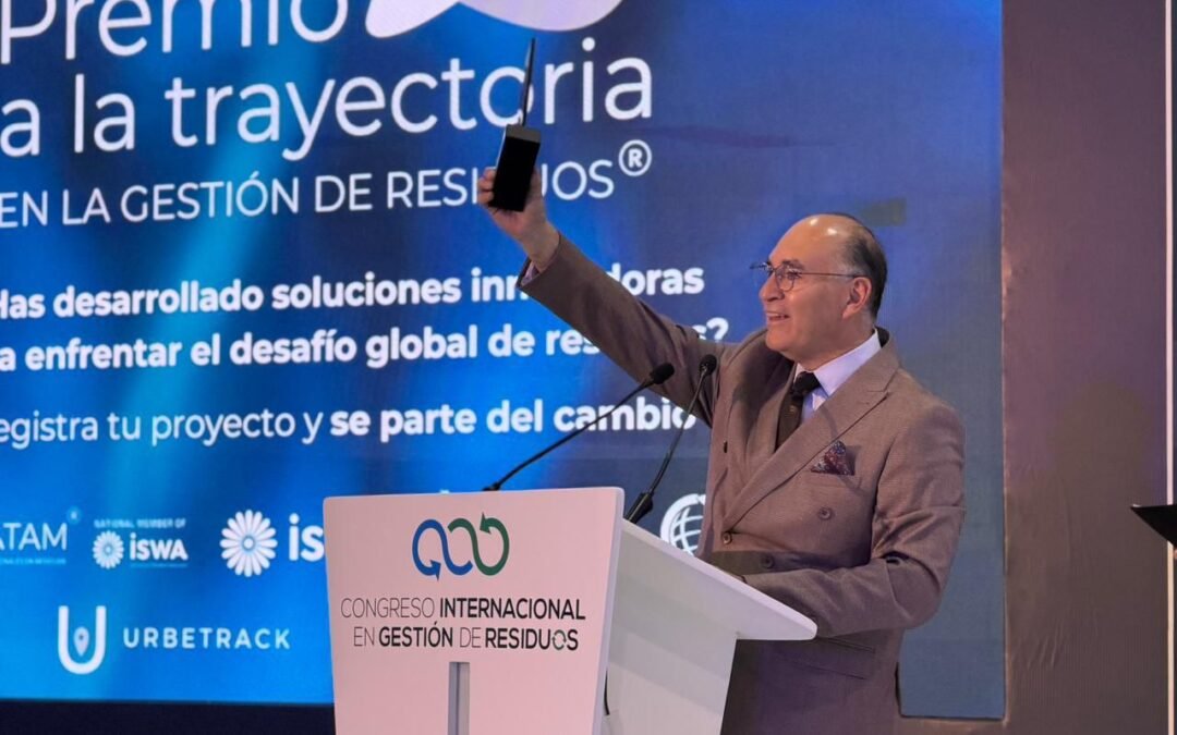 Alcalde Enrique Galindo recibe premio internacional por programa “Ecología Táctica
