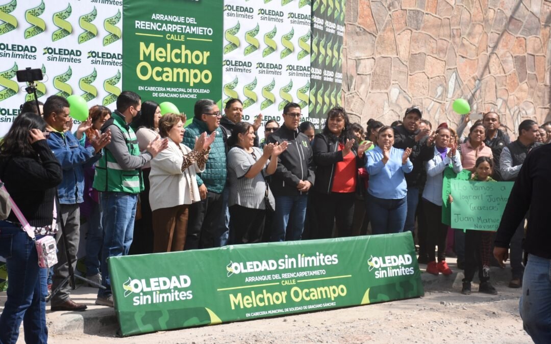 Juan Manuel Navarro da inicio al reecarpetamiento calle Melchor Ocampo, tramo de Mariano Arista a Juan Bustamante en cabecera municipal de Soledad De Graciano Sánchez