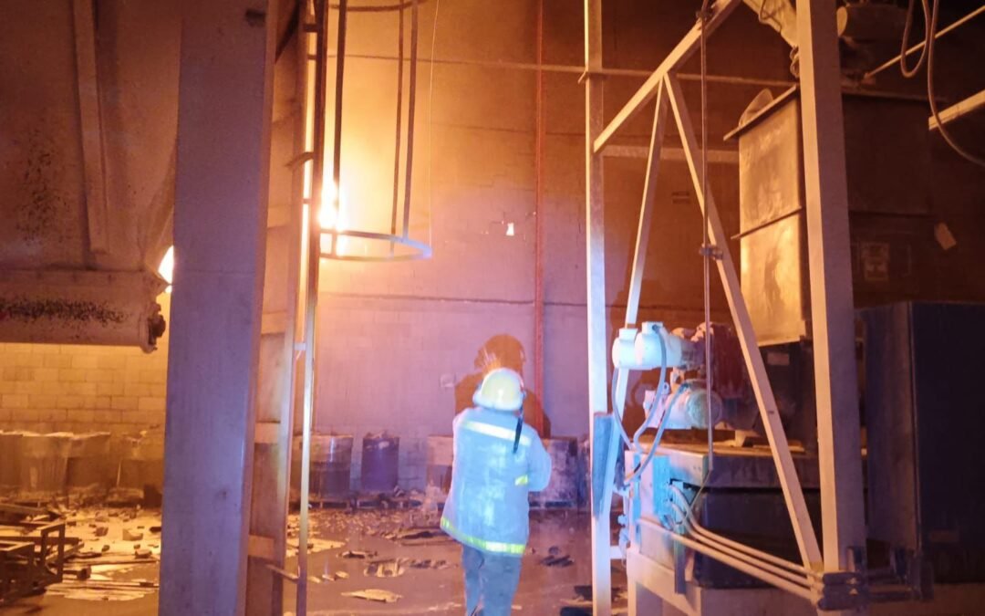 CONTROL TOTAL DE INCENDIO EN ZONA INDUSTRIAL