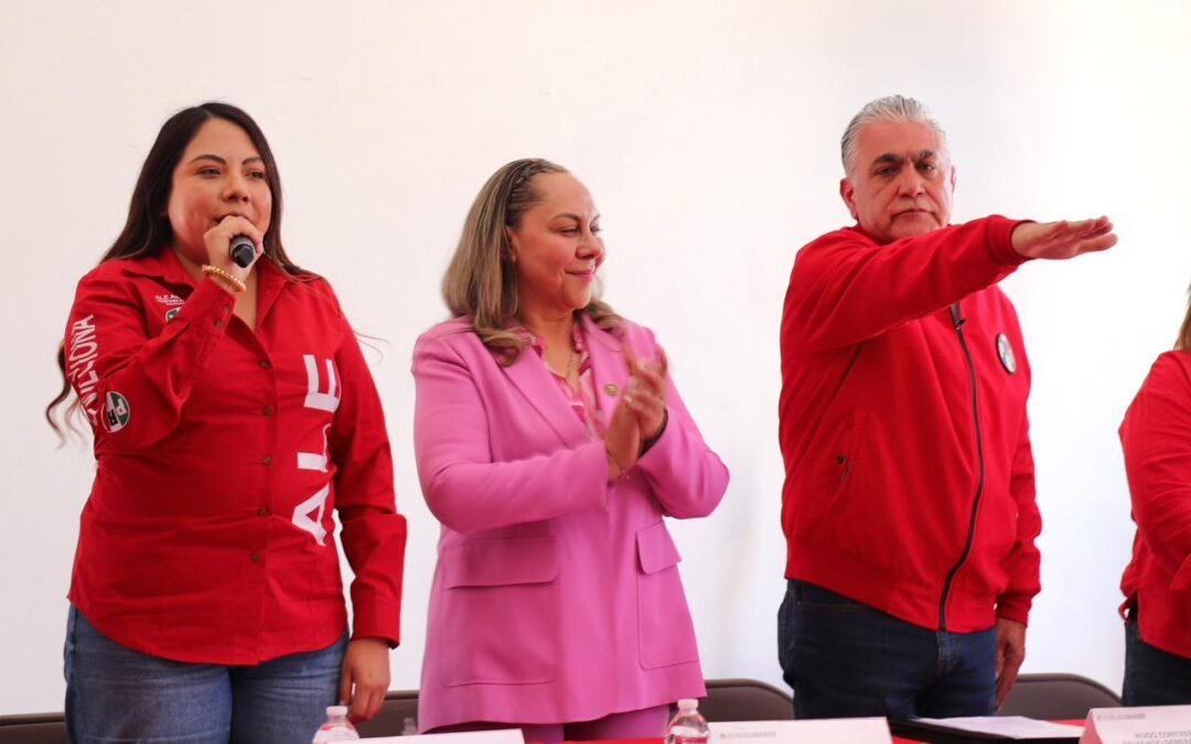 PRI nacional refuerza al priismo potosino con la llegada de Hugo Contreras.